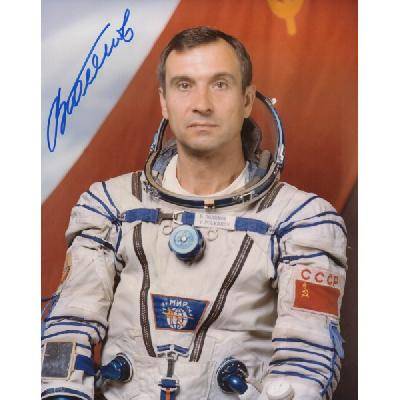 Врач-космонавт Валерий Поляков дольше всех был в космосе