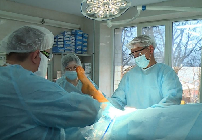 Новую операцию по протезированию сустава впервые провели на Ставрополье